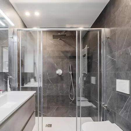 Porta Venezia - Modern Near Corso Buenos! Apartment *